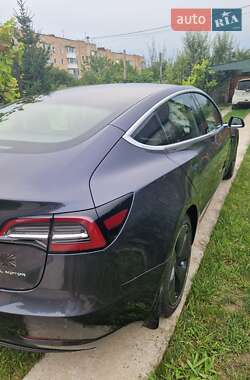 Седан Tesla Model 3 2019 в 