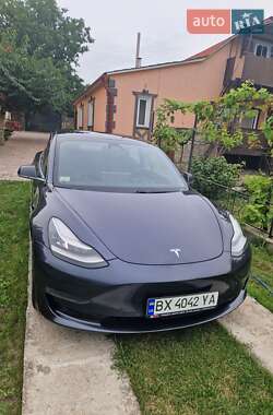 Седан Tesla Model 3 2019 в 