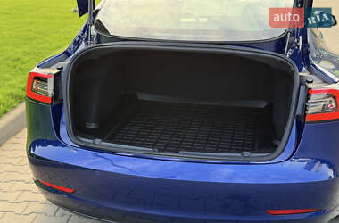 Седан Tesla Model 3 2019 в 