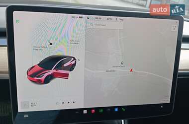 Седан Tesla Model 3 2020 в 