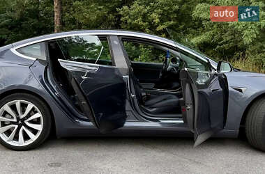 Седан Tesla Model 3 2019 в 