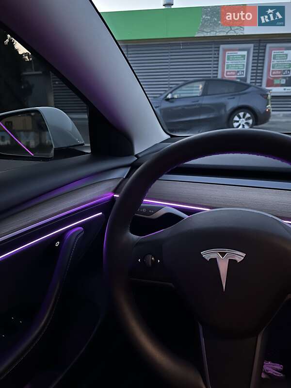 Седан Tesla Model 3 2023 в Знам'янці