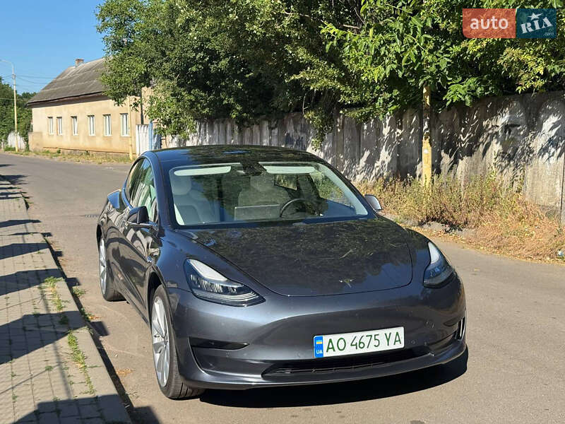 Седан Tesla Model 3 2019 в Ужгороде