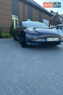 Седан Tesla Model 3 2017 в 