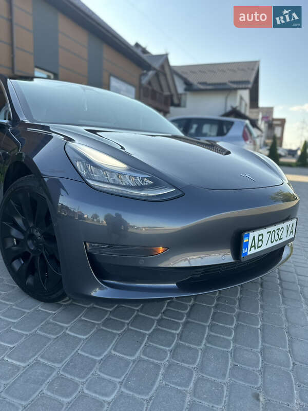 Седан Tesla Model 3 2017 в Вінниці