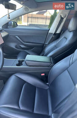 Седан Tesla Model 3 2017 в 