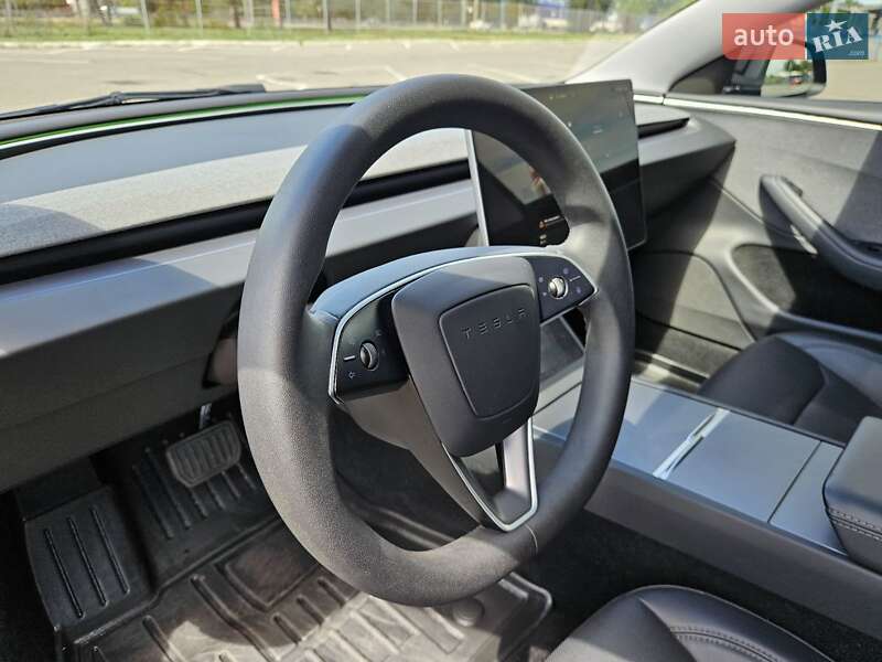 Седан Tesla Model 3 2024 в Днепре