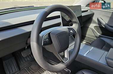Седан Tesla Model 3 2024 в 