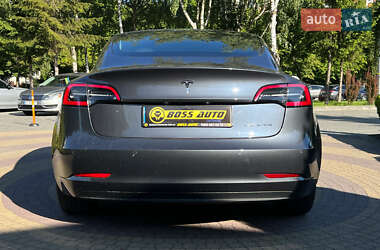 Седан Tesla Model 3 2020 в 