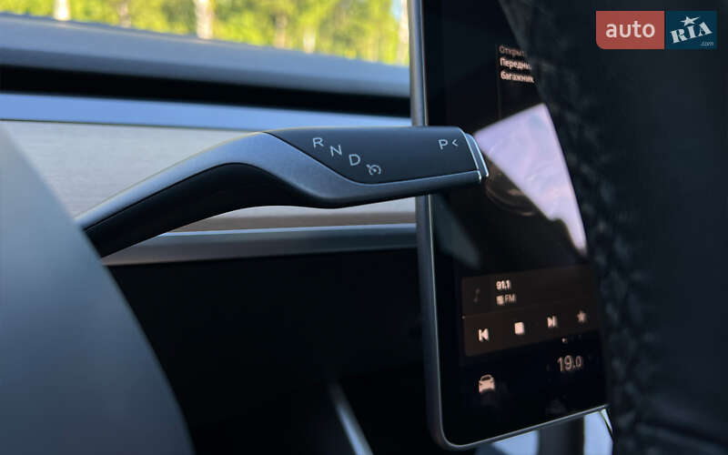 Седан Tesla Model 3 2020 в Львові