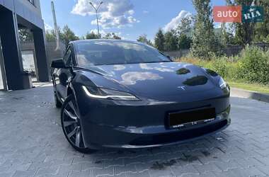 Седан Tesla Model 3 2024 в 