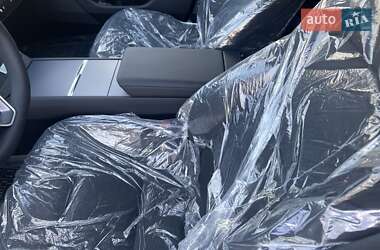 Седан Tesla Model 3 2024 в 