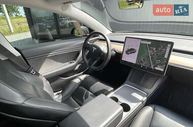 Седан Tesla Model 3 2020 в 