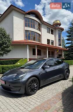 Седан Tesla Model 3 2023 в Львове