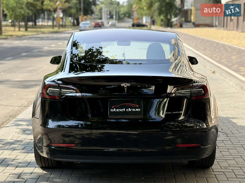 Седан Tesla Model 3 2019 в Николаеве