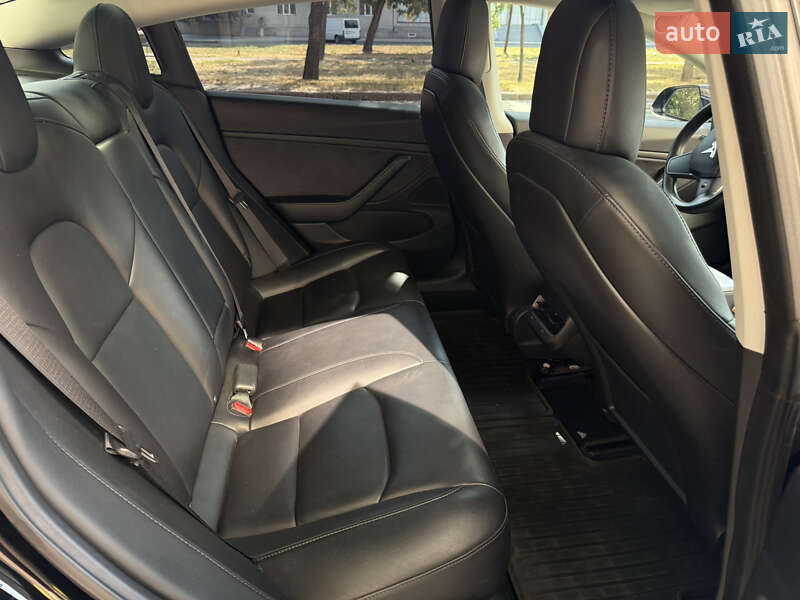 Седан Tesla Model 3 2019 в Николаеве