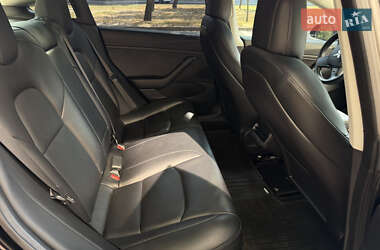 Седан Tesla Model 3 2019 в 