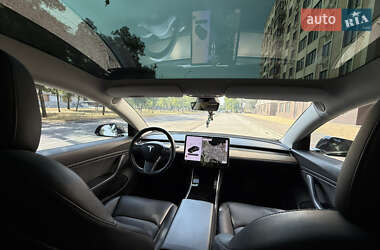 Седан Tesla Model 3 2019 в 