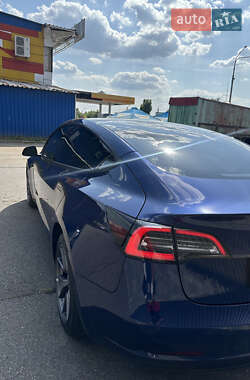 Седан Tesla Model 3 2022 в 