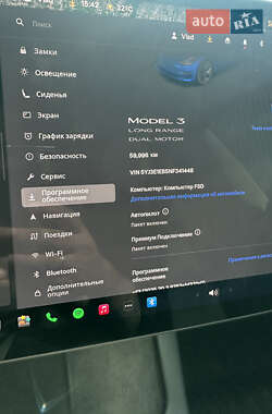 Седан Tesla Model 3 2022 в 