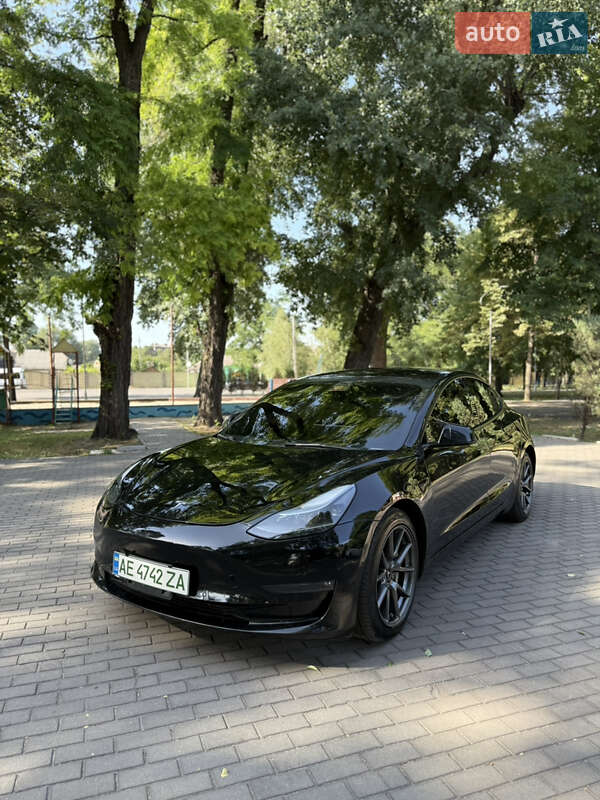 Седан Tesla Model 3 2021 в Каменском