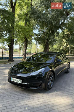 Седан Tesla Model 3 2021 в 