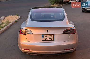 Седан Tesla Model 3 2018 в 