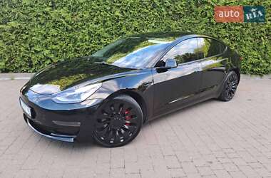 Седан Tesla Model 3 2021 в 