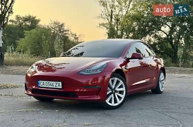 Седан Tesla Model 3 2020 в 