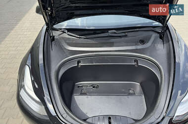 Седан Tesla Model 3 2019 в 