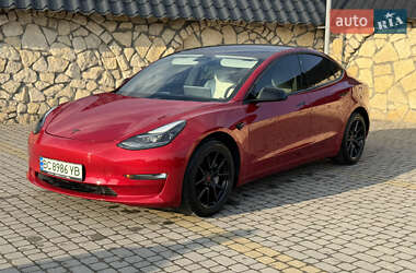 Седан Tesla Model 3 2021 в 
