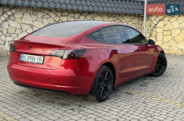 Седан Tesla Model 3 2021 в 