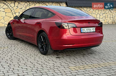 Седан Tesla Model 3 2021 в 