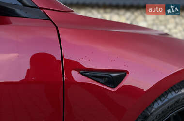 Седан Tesla Model 3 2021 в 