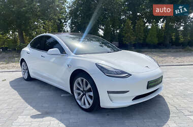 Седан Tesla Model 3 2017 в Киеве