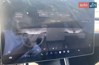 Седан Tesla Model 3 2017 в 