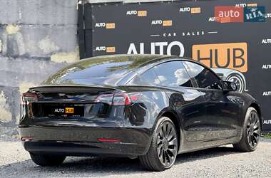 Седан Tesla Model 3 2023 в 