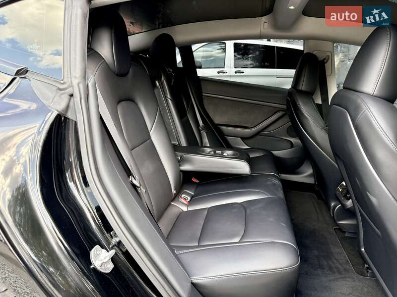 Седан Tesla Model 3 2023 в Харькове
