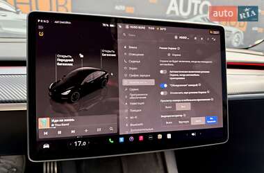 Седан Tesla Model 3 2023 в 
