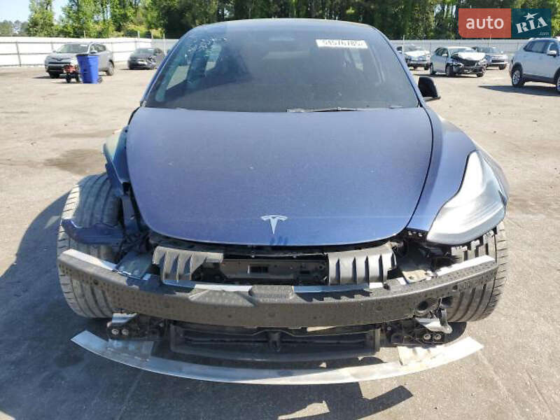 Седан Tesla Model 3 2022 в Киеве