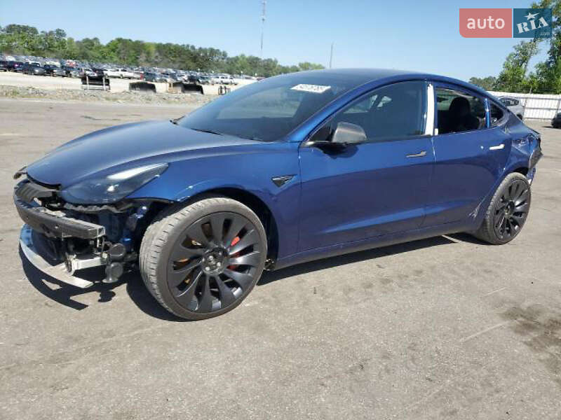 Седан Tesla Model 3 2022 в 