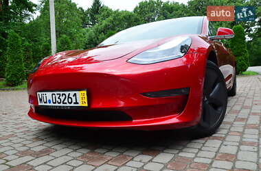 Седан Tesla Model 3 2020 в 