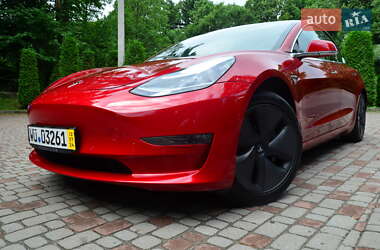 Седан Tesla Model 3 2020 в 