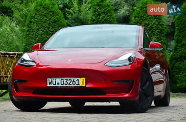 Седан Tesla Model 3 2020 в 