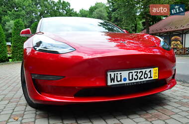 Седан Tesla Model 3 2020 в 