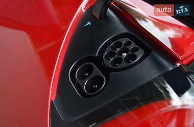 Седан Tesla Model 3 2020 в 