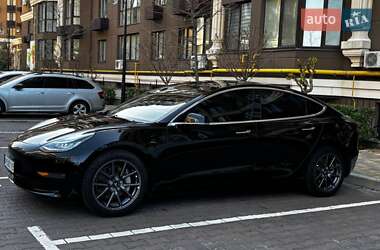 Седан Tesla Model 3 2019 в 