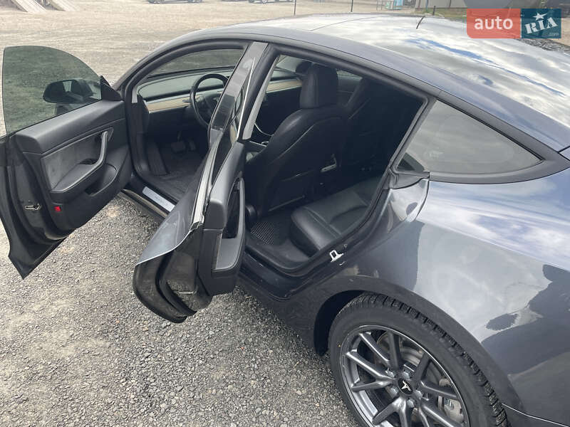 Седан Tesla Model 3 2018 в Києві