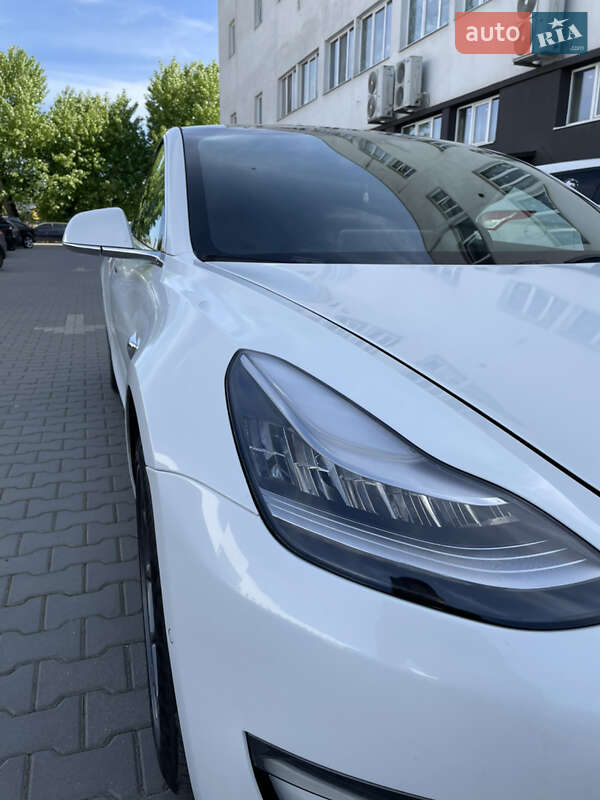 Седан Tesla Model 3 2019 в Черновцах фото 5 Седан Tesla Model 3 2019 в Черновцах