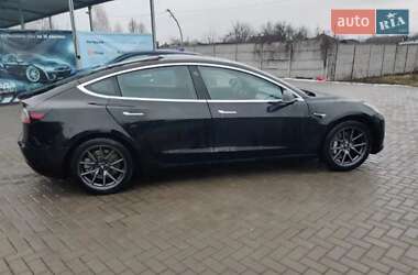 Седан Tesla Model 3 2019 в 